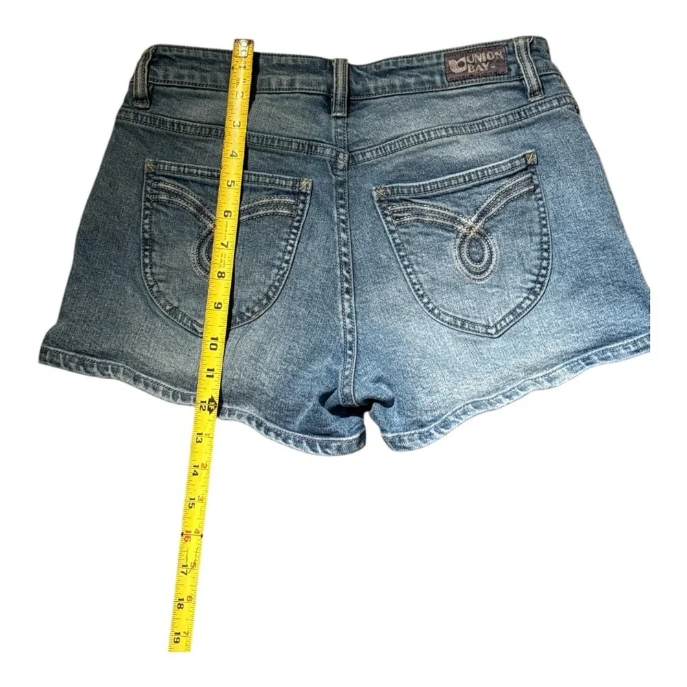 UNIONBAY Blue Low Rise Blue  Jean Shorts for Women Size 5 - Picture 2 of 3